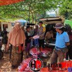Warga Tuweya Terima Bantuan Pascabanjir, Polisi Kawal Penyaluran Hingga Selesai