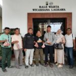 Wujud Kepedulian Polisi Bagikan Daging Kurban kepada Insan Pers