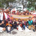 Pemuda Pancasila Surabaya Gelar Aksi Bersih-Bersih Pantai Kenjeran