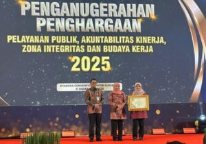 Disperpusip Jatim Sabet Dua Penghargaan Layanan Publik